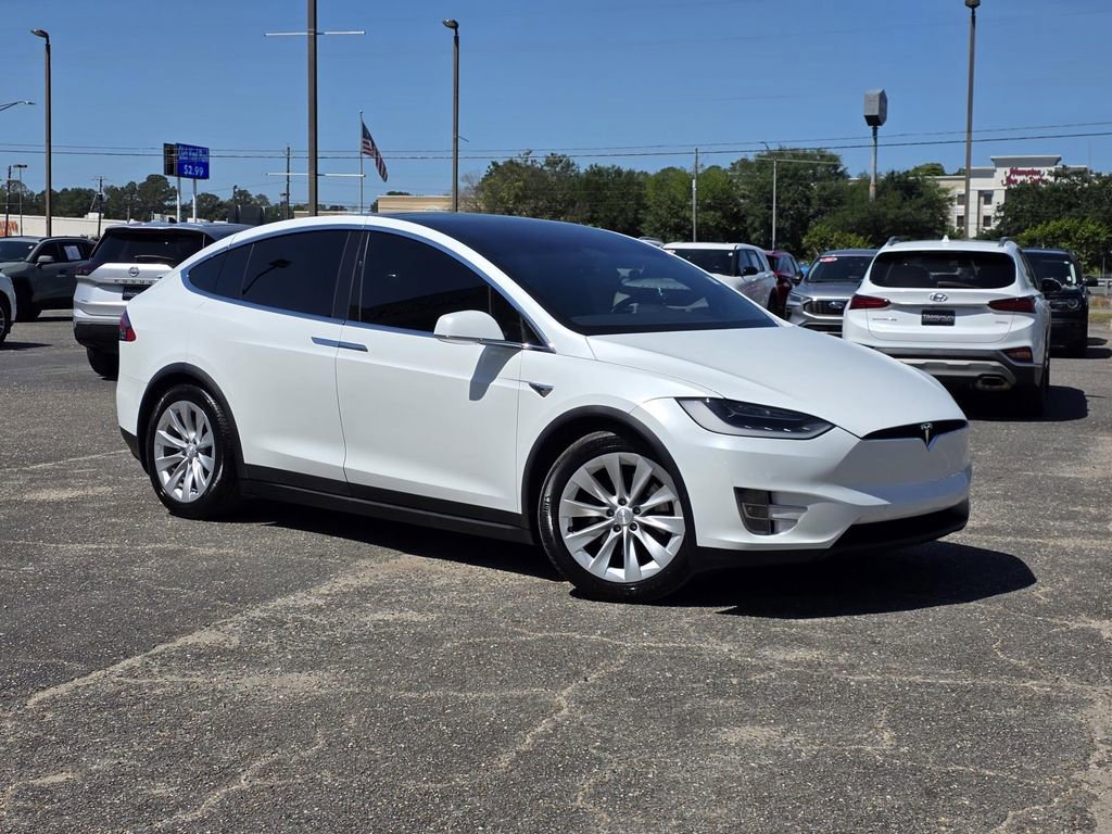 Used 2018 Tesla Model X 75D AWD/4WD image 2