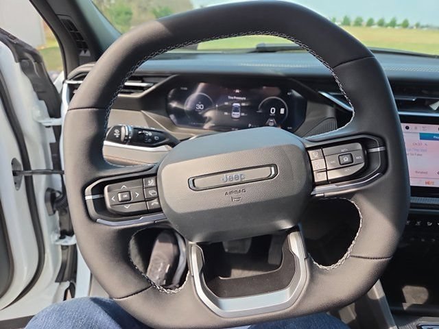 Used 2026 Jeep Cherokee Overland w/ Advanced Pro Tech Group AWD/4WD image 10