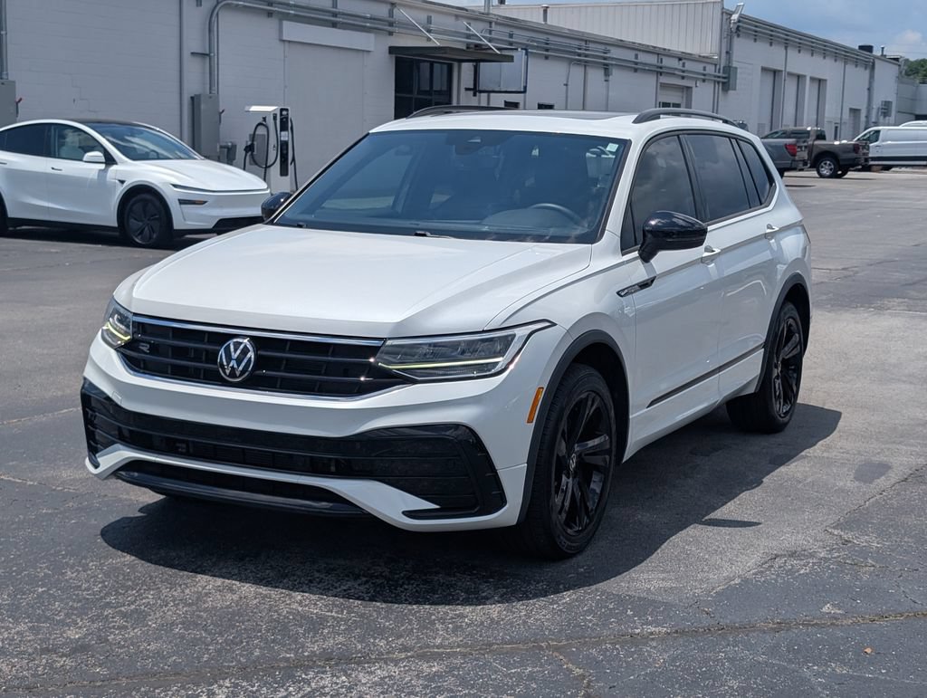 Used 2023 Volkswagen Tiguan SE R-Line FWD image 3