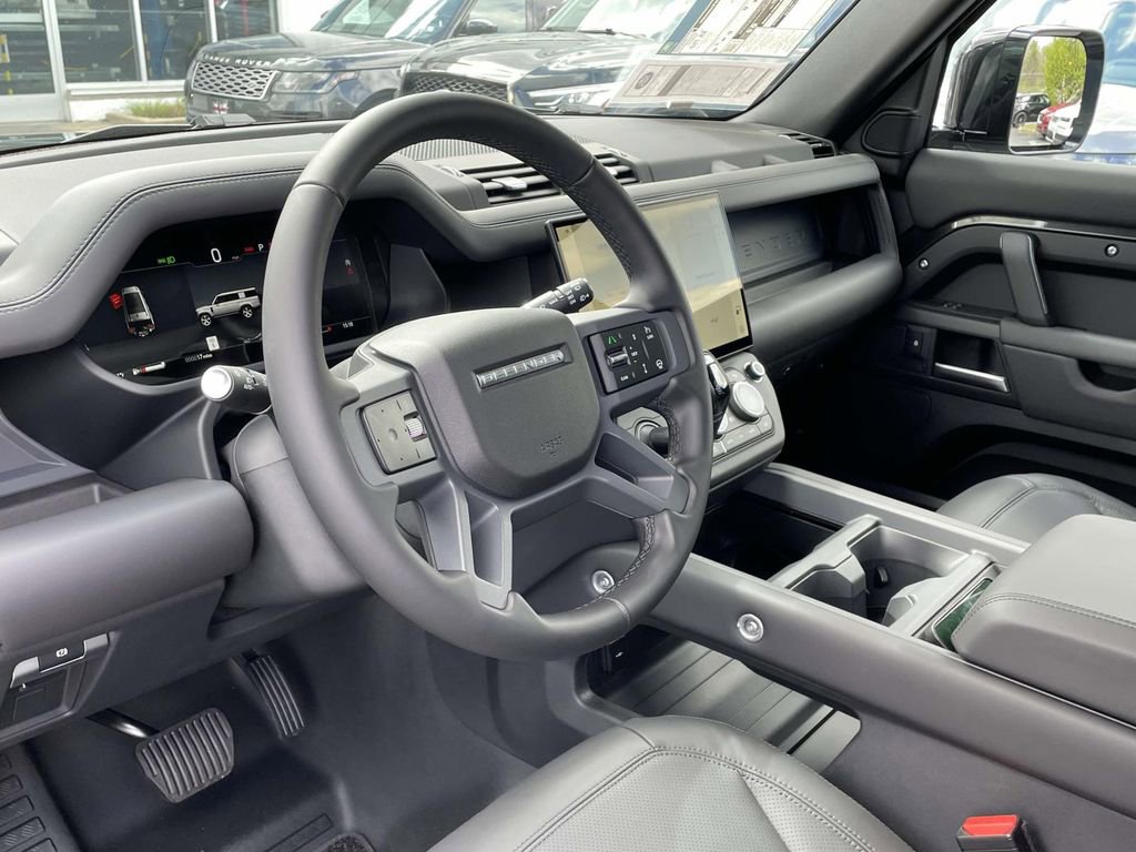 New 2026 Land Rover Defender 130 X-Dynamic SE AWD/4WD image 13