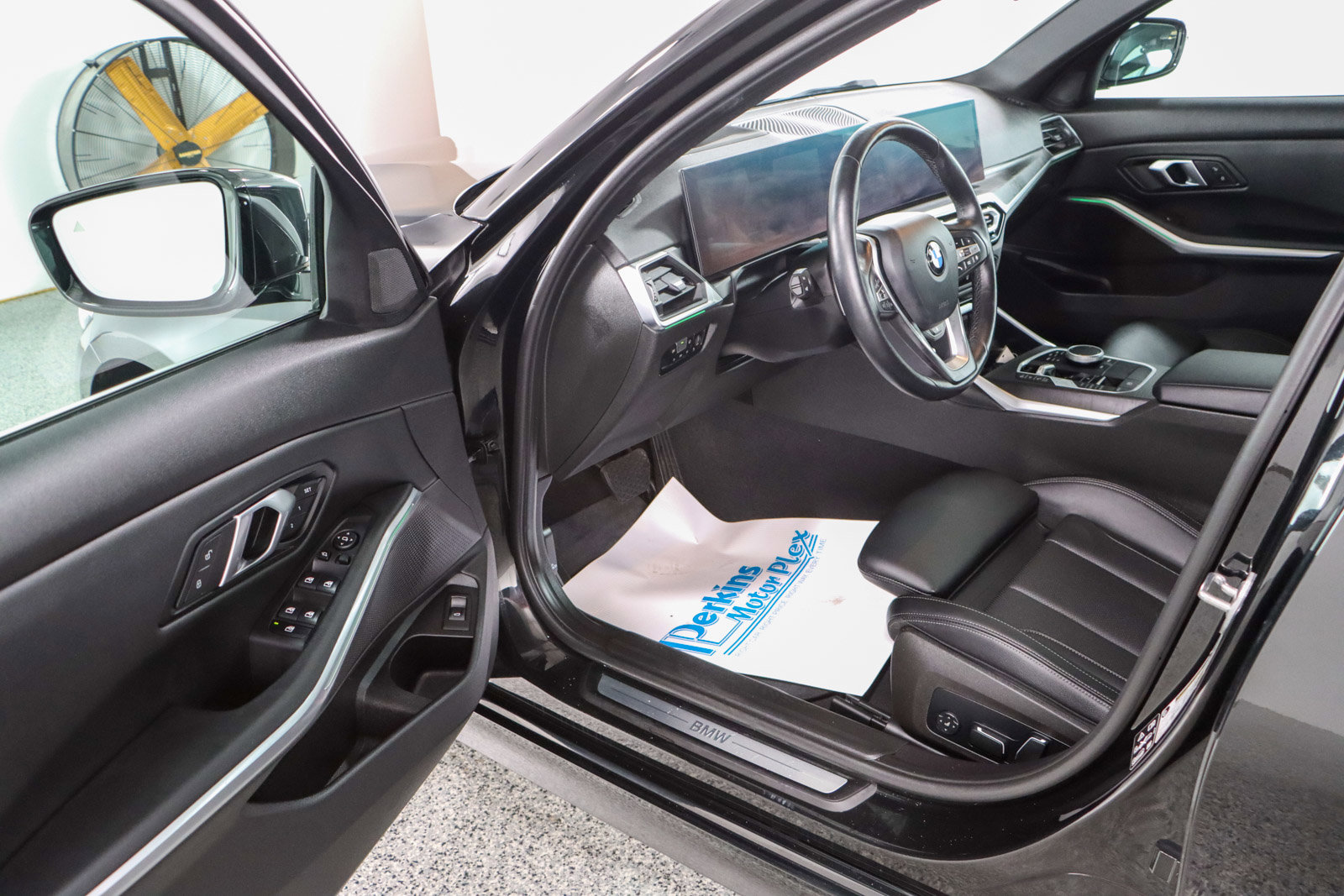 Used 2024 BMW 330i xDrive Sedan image 3