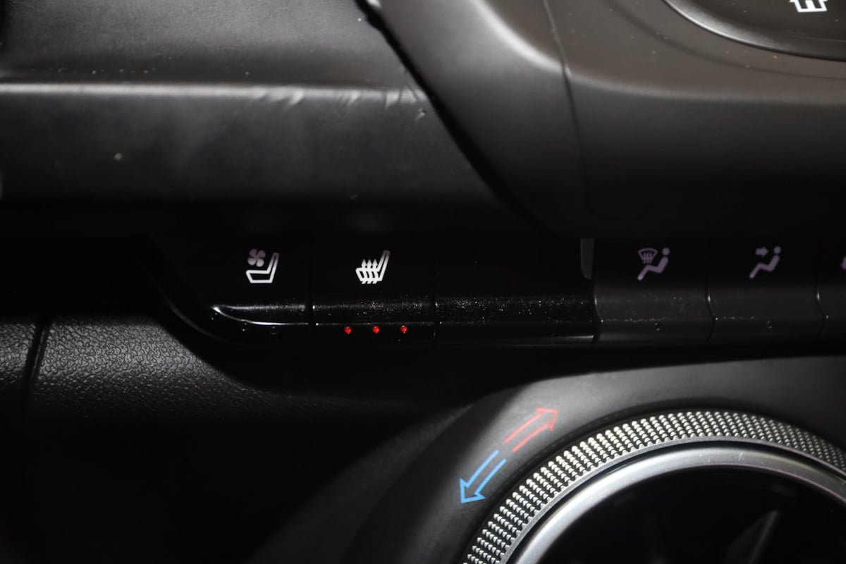 Used 2020 Chevrolet Camaro SS RWD image 8