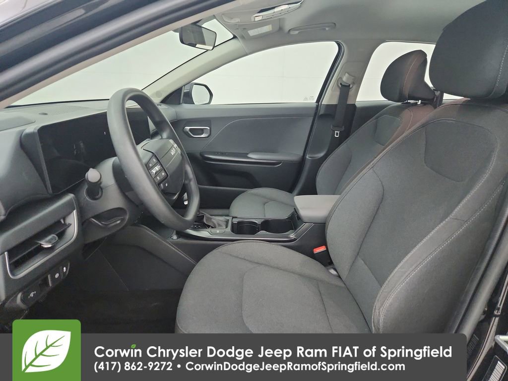 Used 2025 Kia K4 FWD image 18