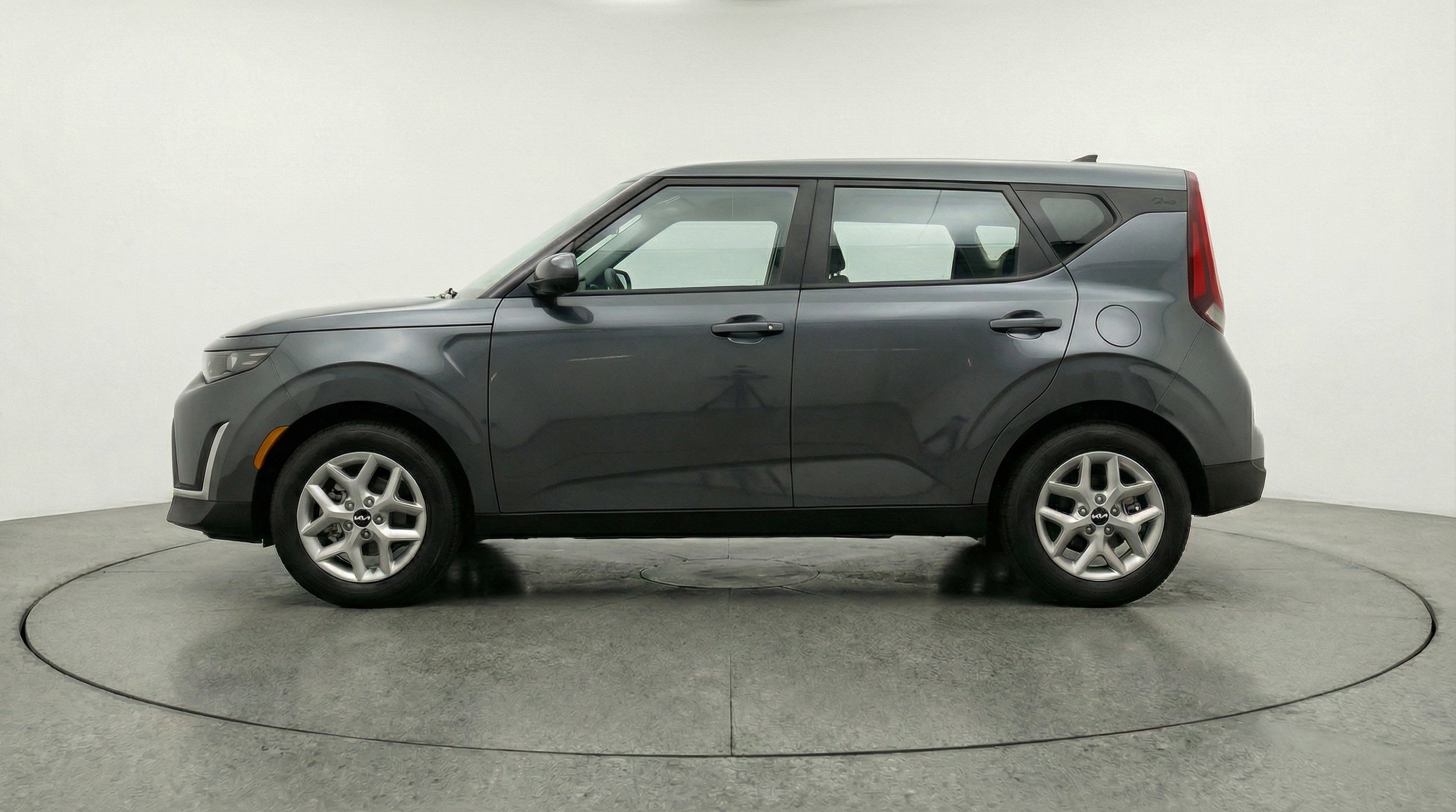 Used 2025 Kia Soul LX w/ LX Technology Package image 5