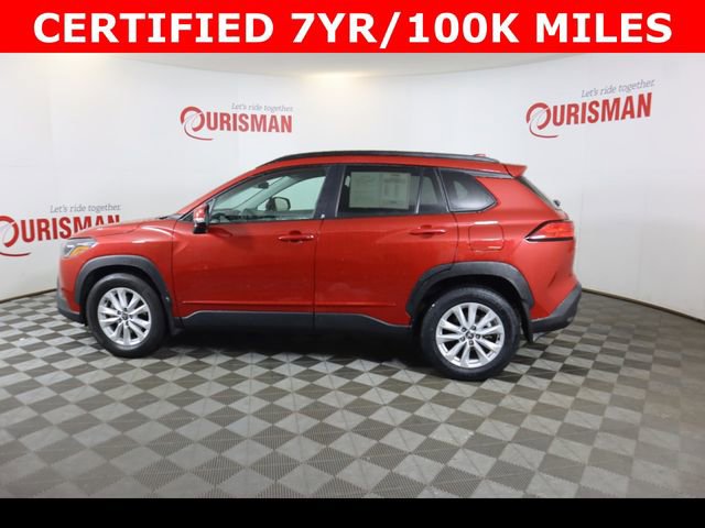 Used 2024 Toyota Corolla Cross LE image 7