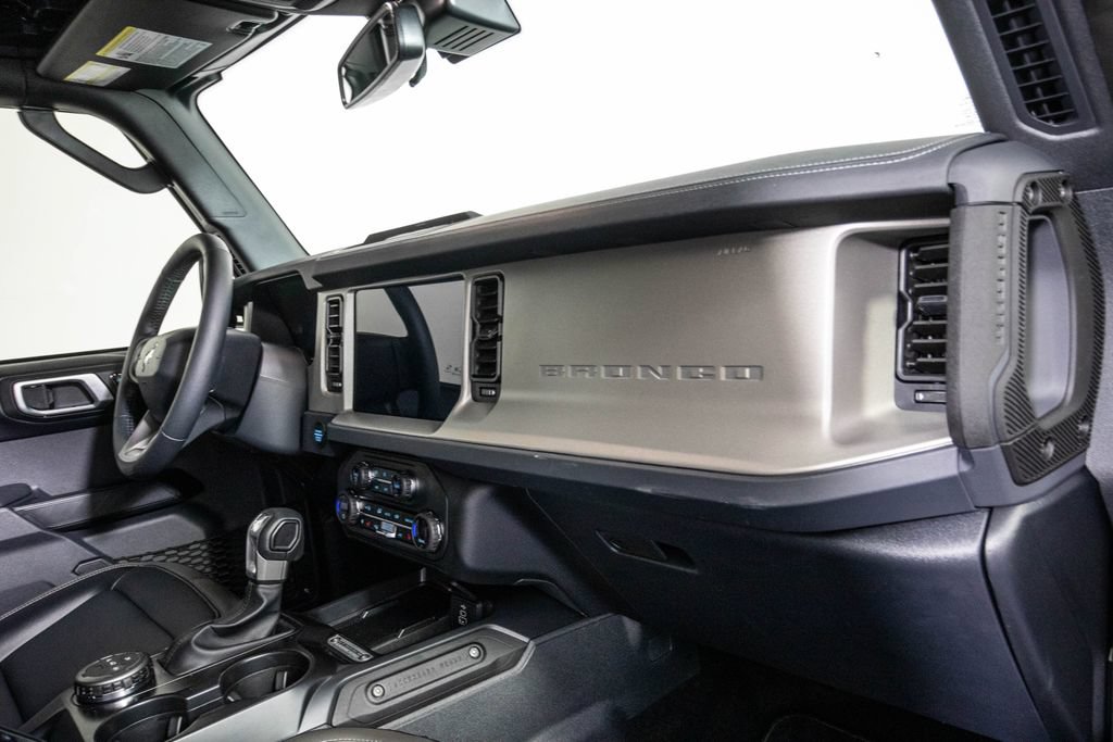 Used 2026 Ford Bronco Outer Banks AWD/4WD image 16