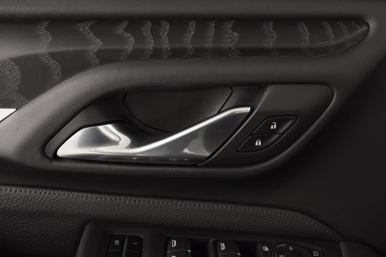 Used 2023 GMC Yukon XL Denali w/ Denali Reserve Package image 32