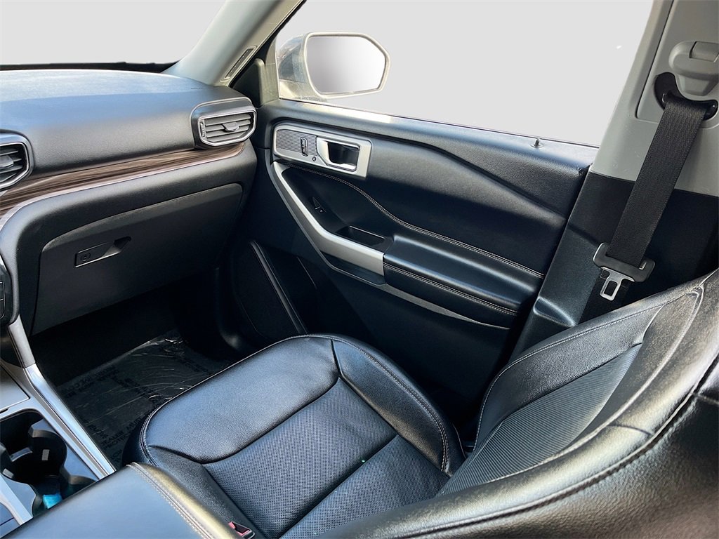 Used 2022 Ford Explorer Limited w/ Equipment Group 301A image 25