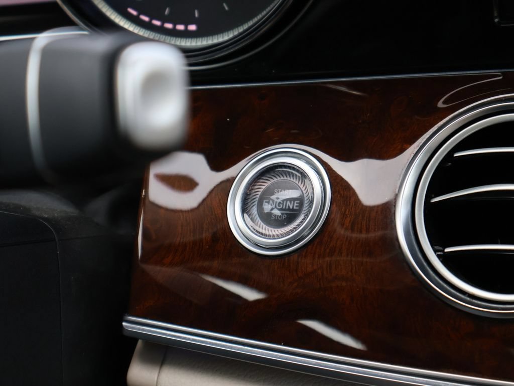 Used 2019 Mercedes-Benz E 300 4MATIC image 29