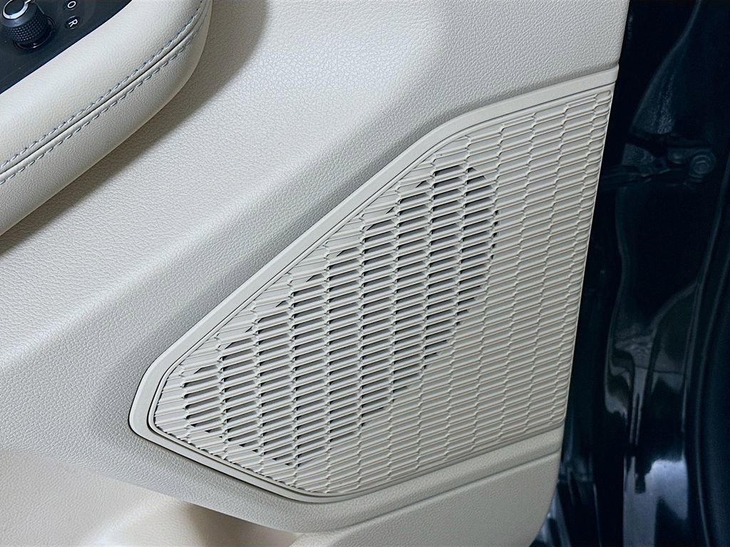 Certified 2025 Jeep Grand Cherokee L Limited image 29