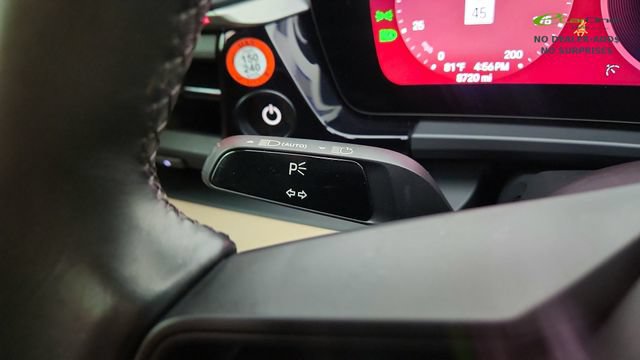 Used 2025 Porsche Macan Electric RWD image 41