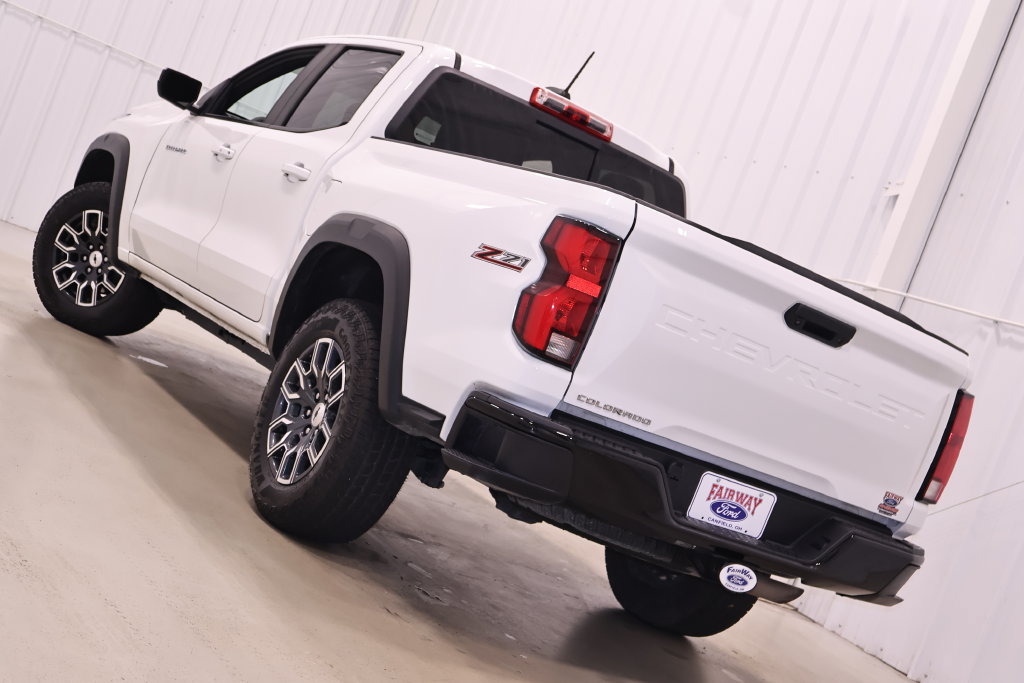 Used 2024 Chevrolet Colorado Z71 w/ Z71 Convenience Package 2 AWD/4WD image 37