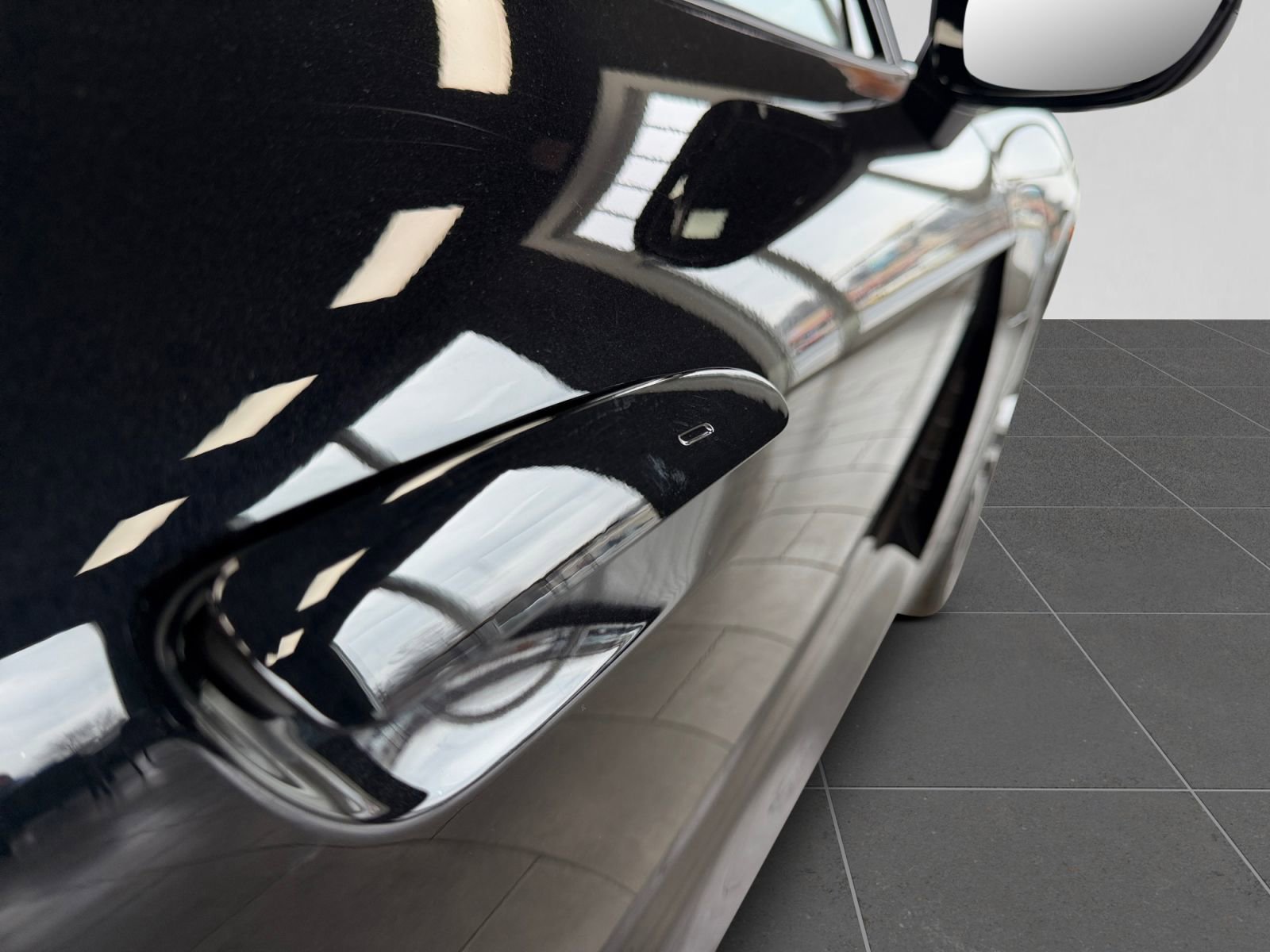 Used 2022 Porsche Taycan image 44