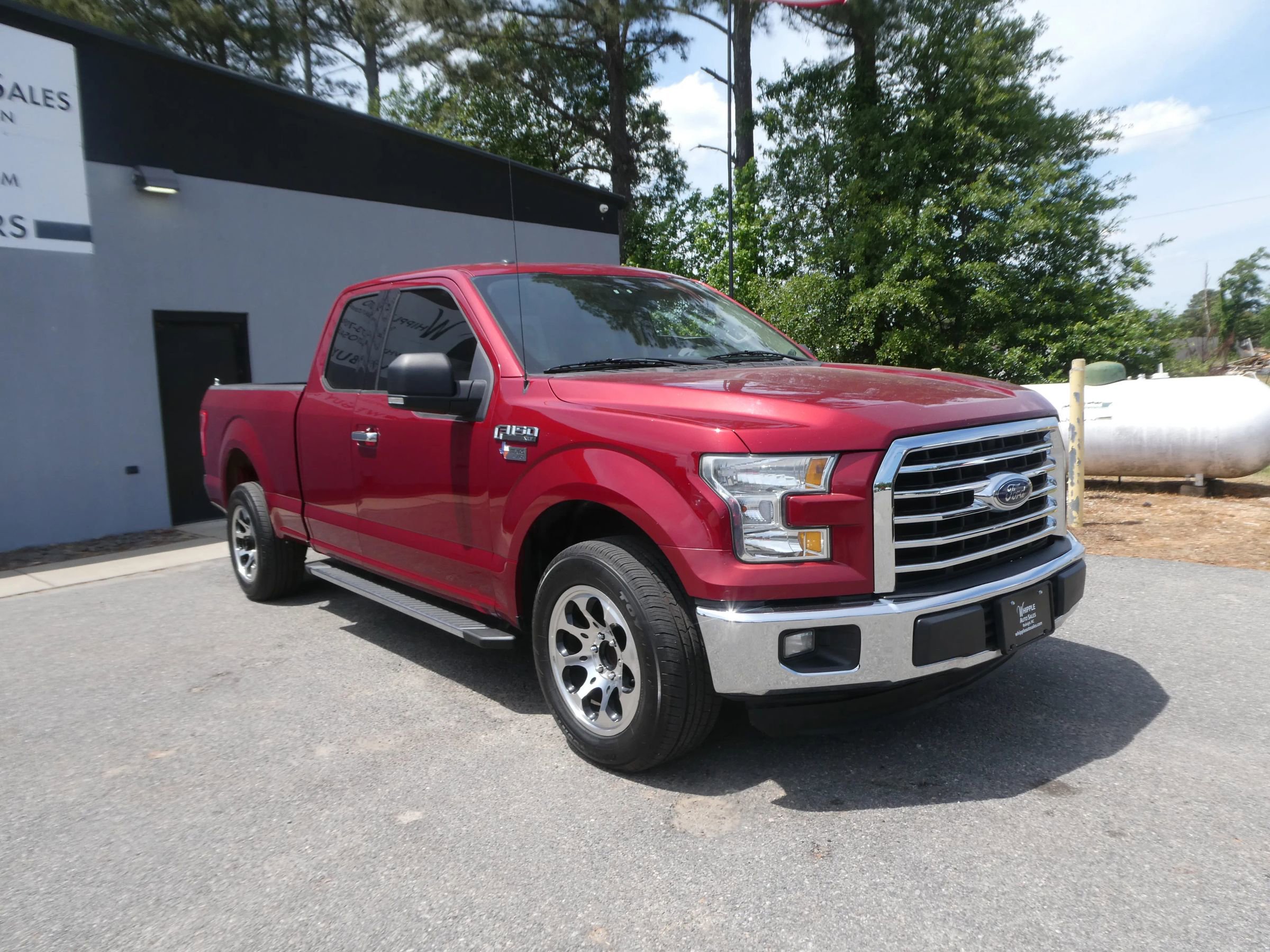 Used 2015 Ford F150 XLT w/ Equipment Group 302A Luxury RWD image 3