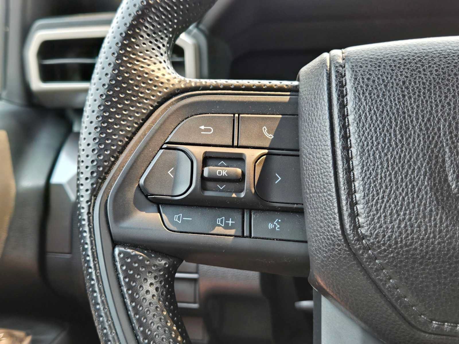 Certified 2026 Toyota Tacoma SR5 AWD/4WD image 32