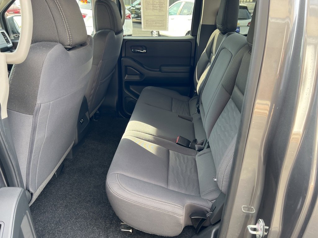 Used 2024 Nissan Frontier SV w/ Technology Package image 13