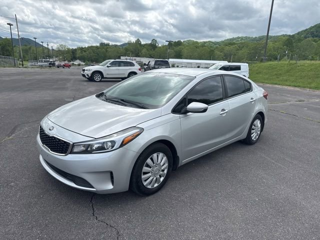 Used 2017 Kia Forte LX FWD image 4