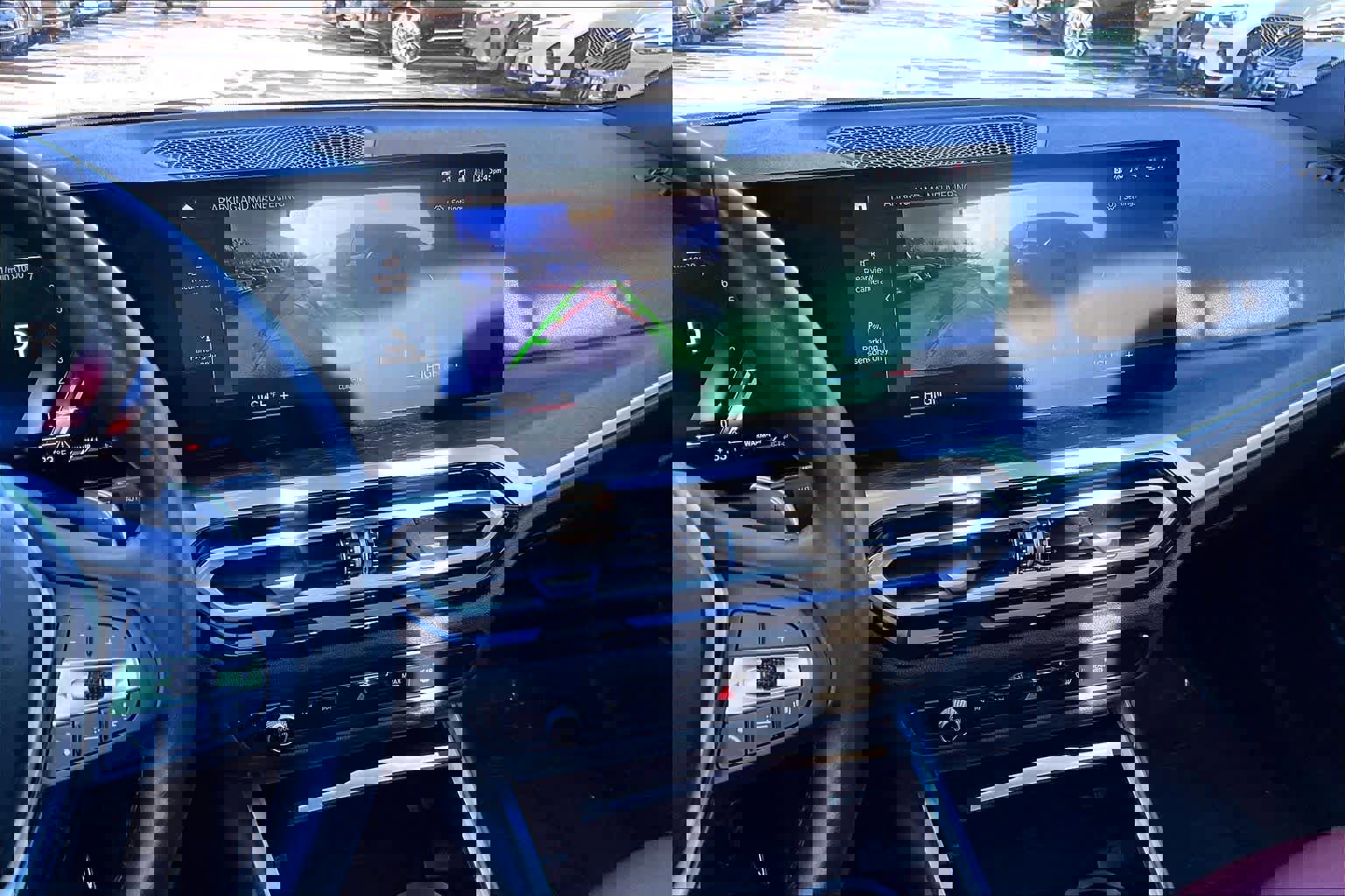 Used 2023 BMW 330i xDrive 330i xDrive w/ Driving Assistance Package image 7