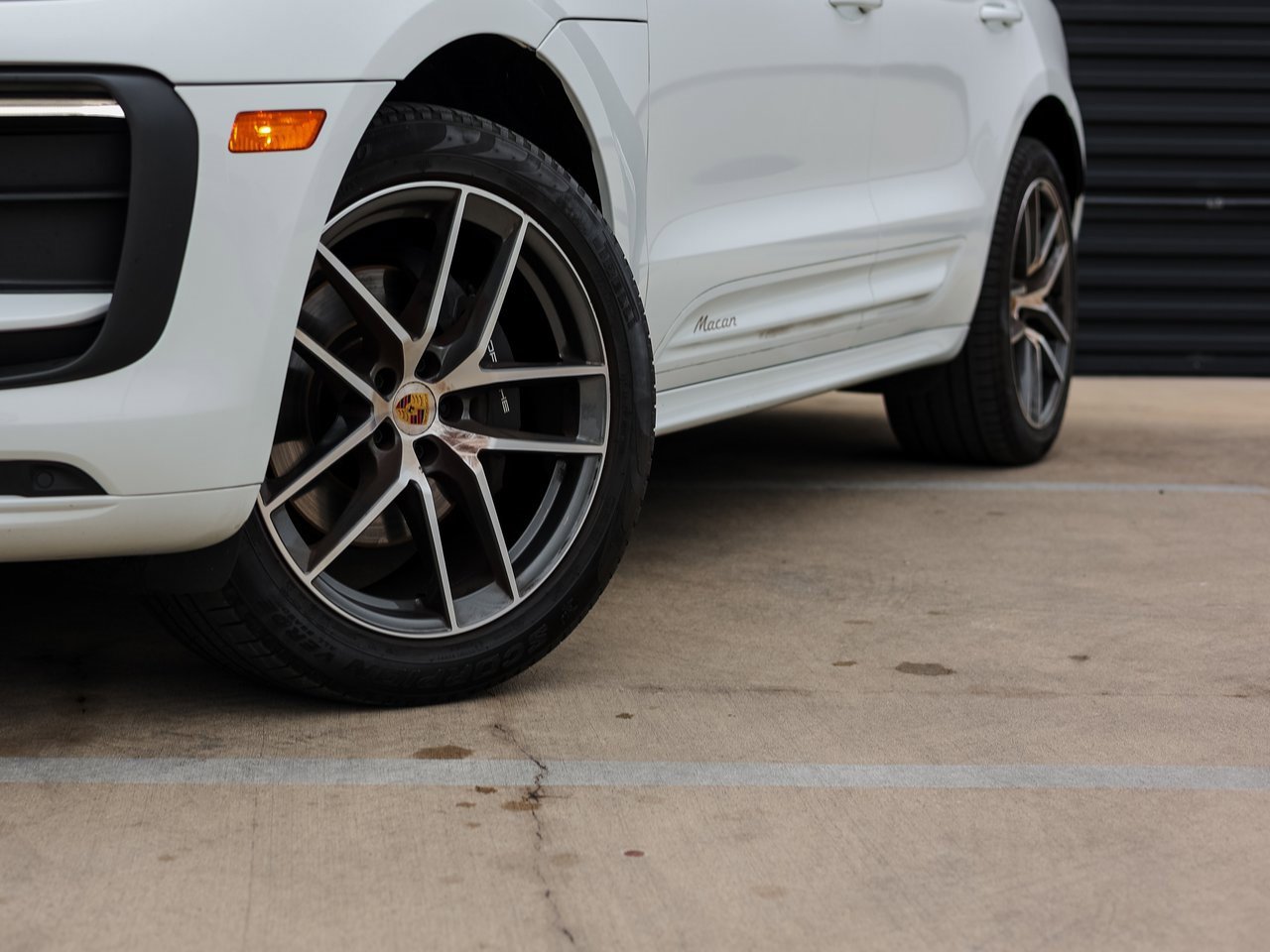 Certified 2023 Porsche Macan image 12