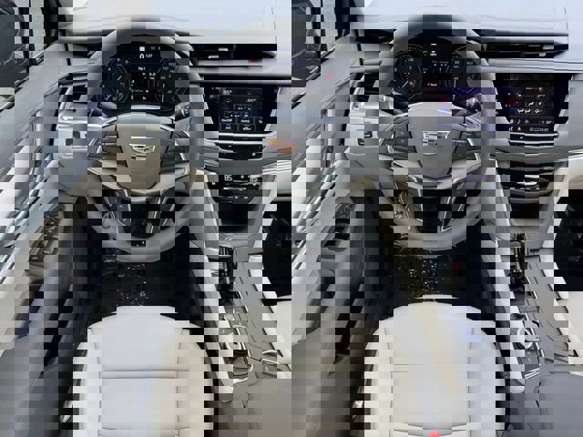 New 2025 Cadillac XT5 Premium Luxury w/ Technology Package FWD image 14