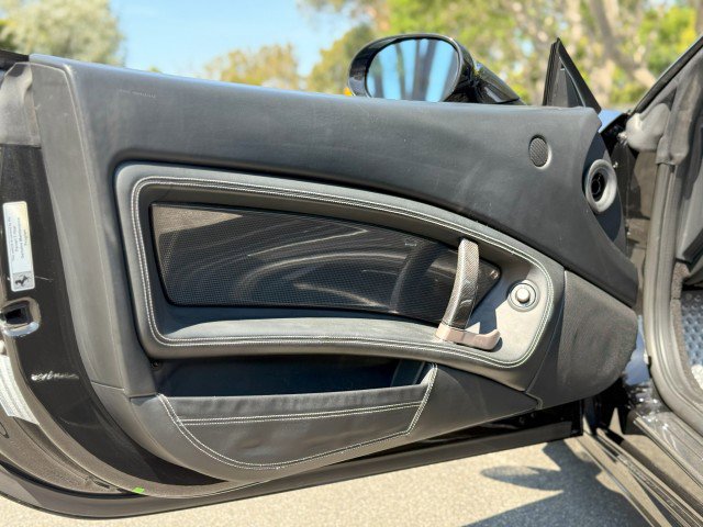 Used 2014 Ferrari California image 19