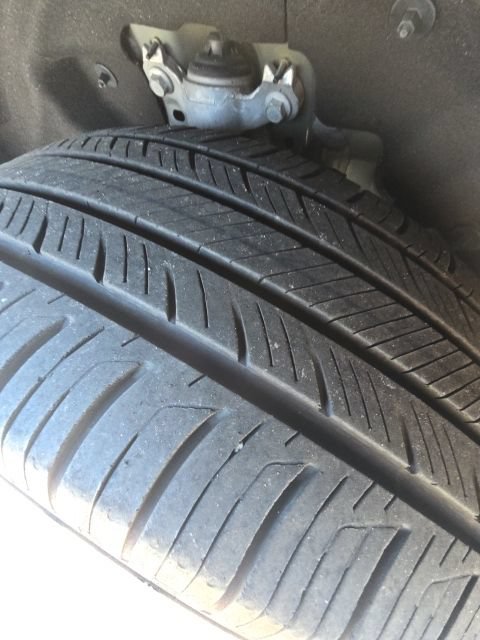 Used 2024 Ford Explorer XLT RWD image 11