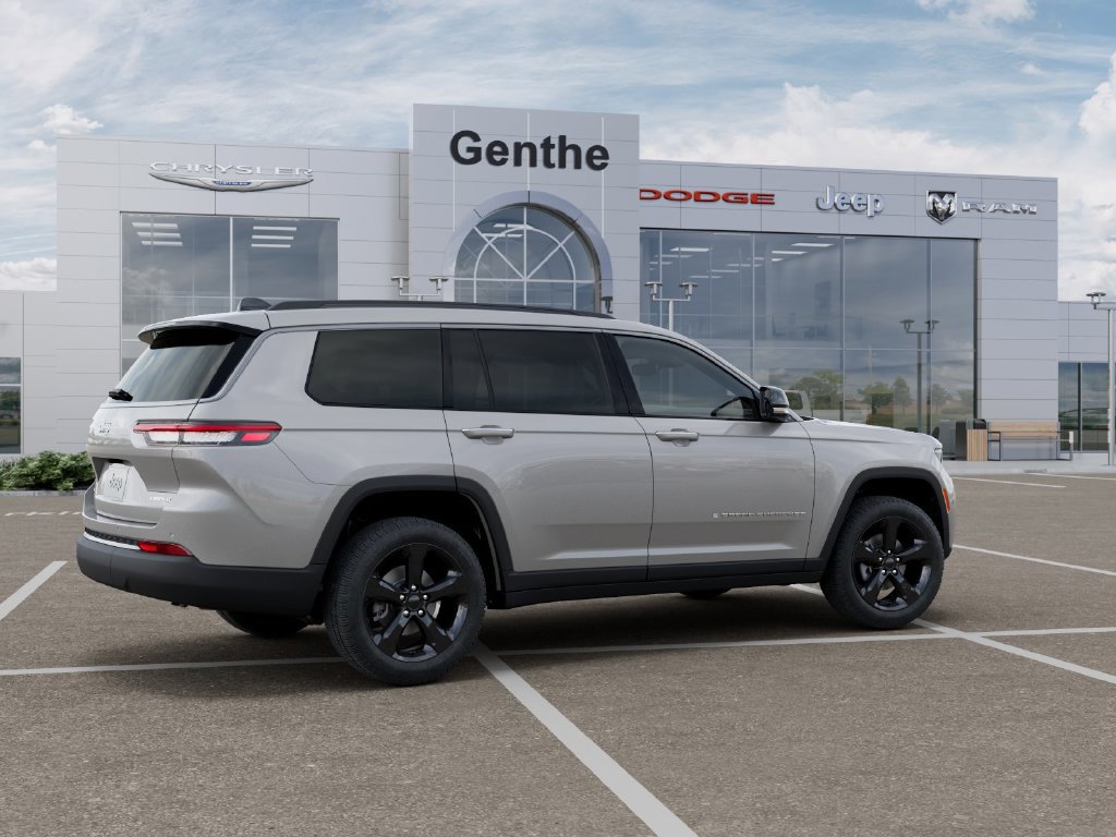 New 2026 Jeep Grand Cherokee L Limited w/ Limited Altitude Package AWD/4WD image 4