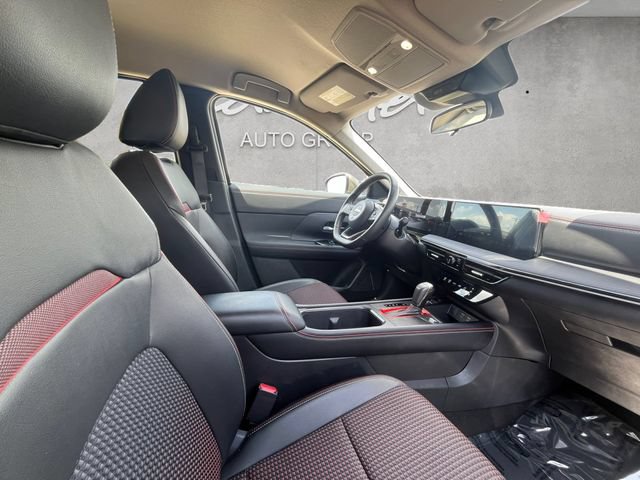 Used 2025 Nissan Kicks SR AWD/4WD image 24