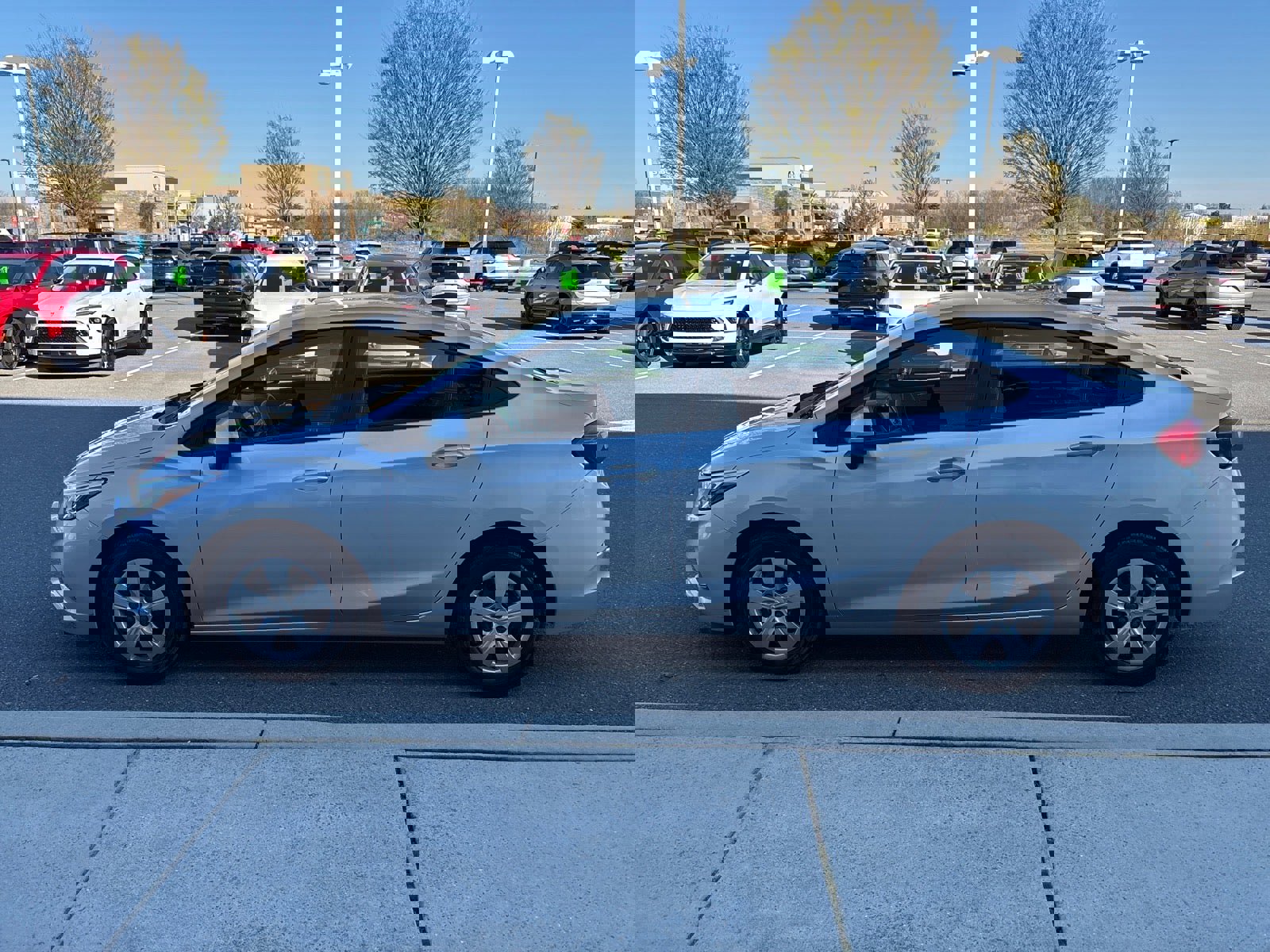 Used 2018 Chevrolet Cruze LS image 1