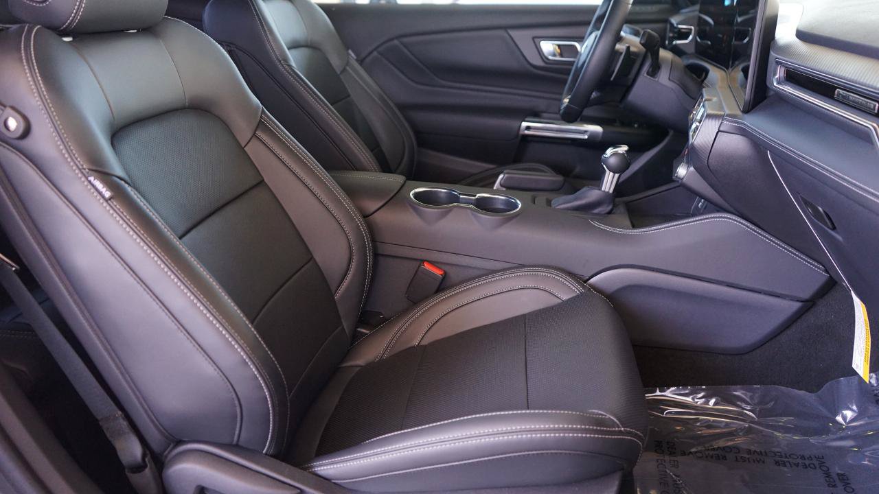 Used 2025 Ford Mustang GT Premium w/ GT Performance Package RWD image 19