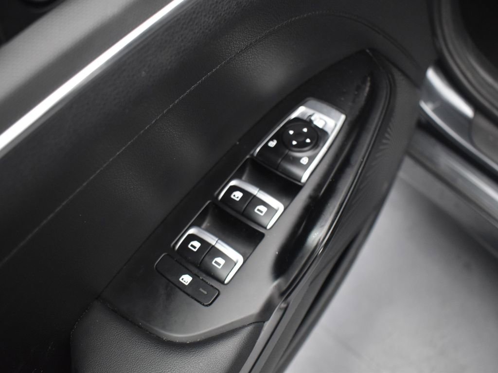 Used 2023 Kia K5 LXS image 10