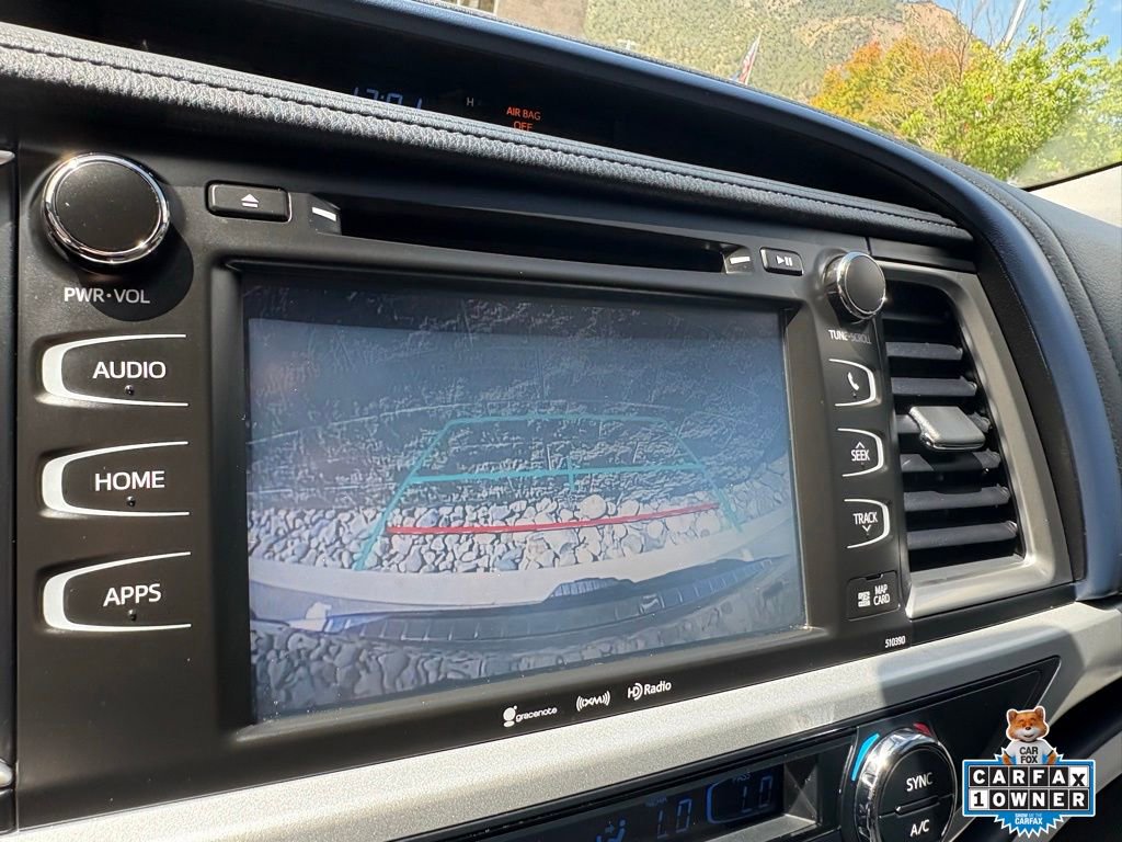 Used 2019 Toyota Highlander XLE AWD/4WD image 23