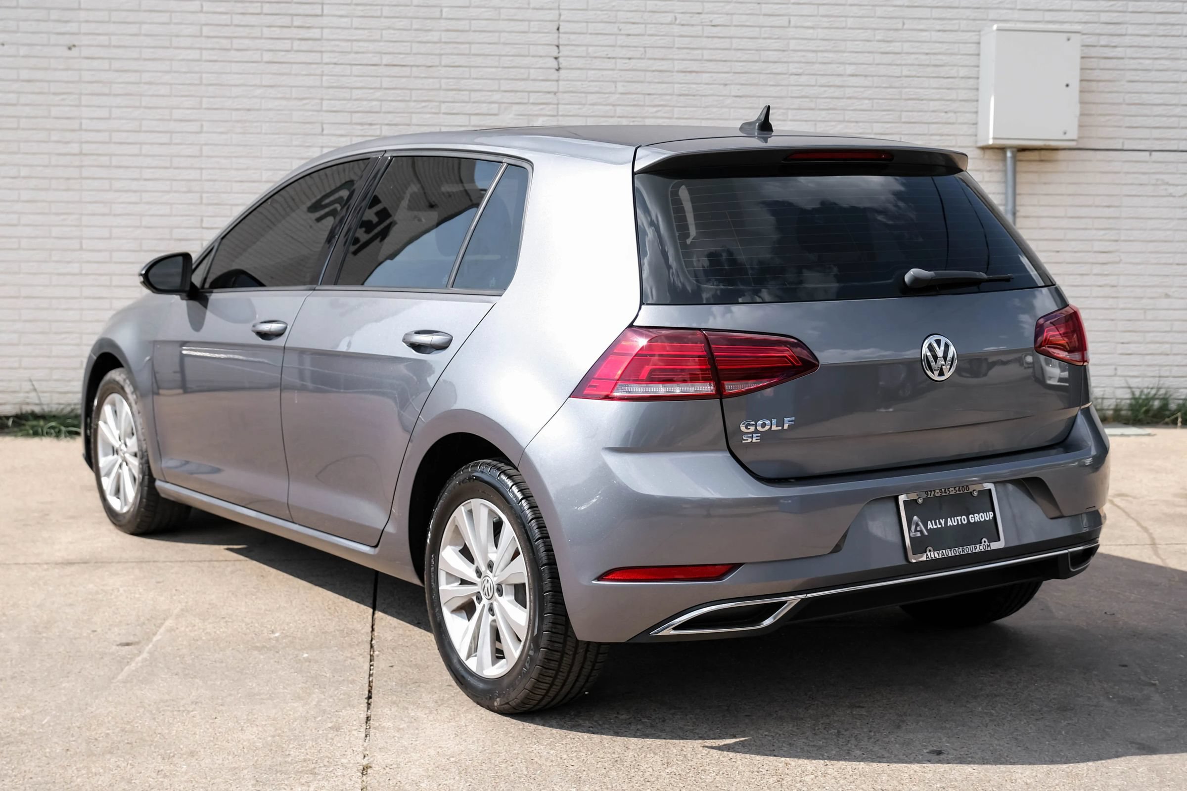Used 2019 Volkswagen Golf SE FWD image 10