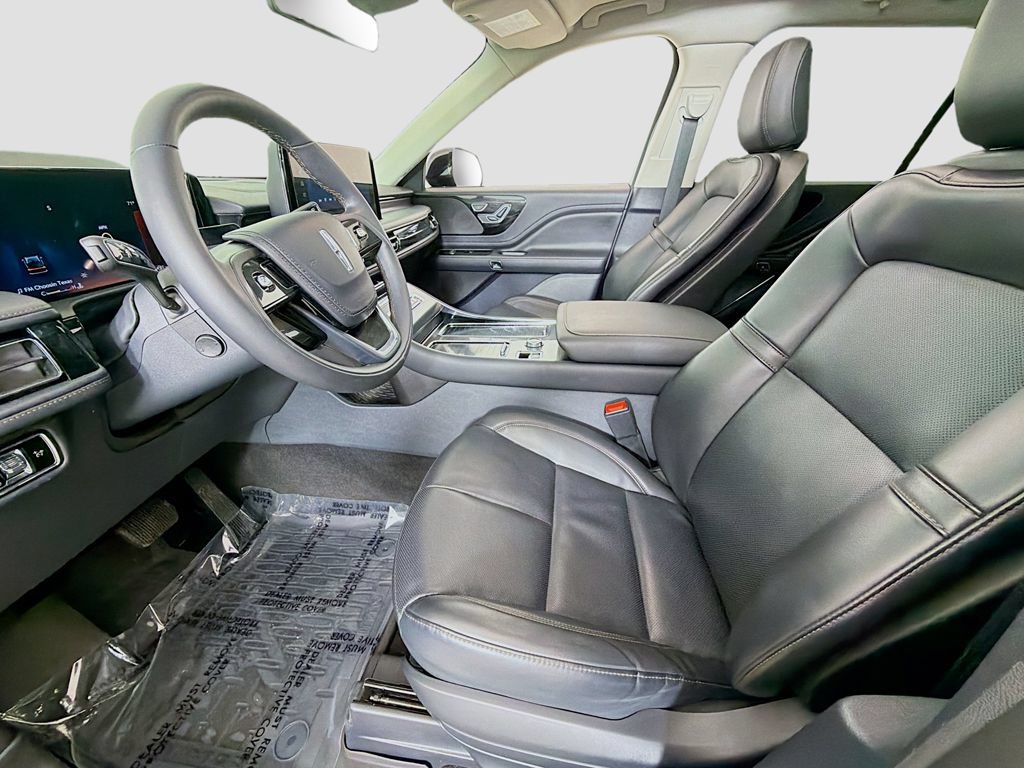 Used 2025 Lincoln Aviator AWD w/ Jet Appearance Package image 25