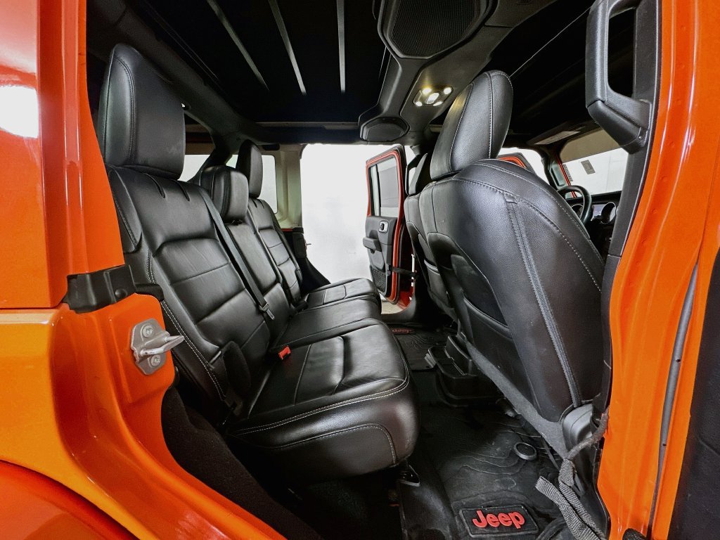 Used 2019 Jeep Wrangler Unlimited Sahara AWD/4WD image 12