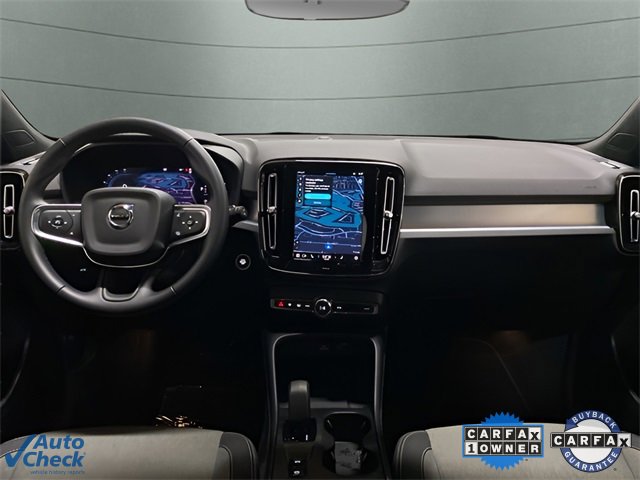 Used 2025 Volvo XC40 B5 Core image 12