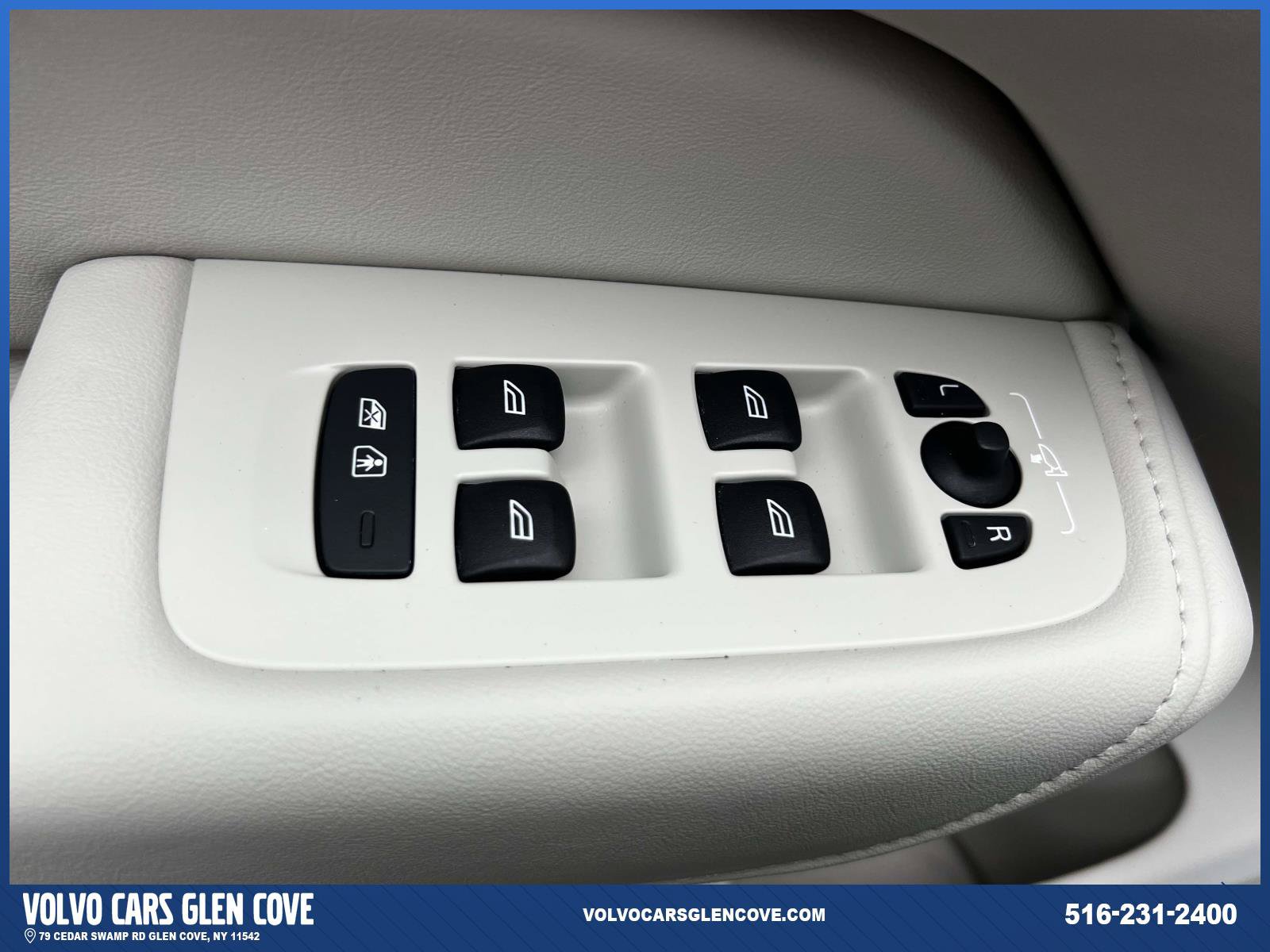 Used 2025 Volvo XC60 T8 Plus w/ Climate Package AWD/4WD image 17