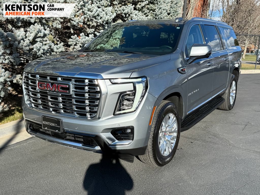 Used 2025 GMC Yukon XL Denali image 3