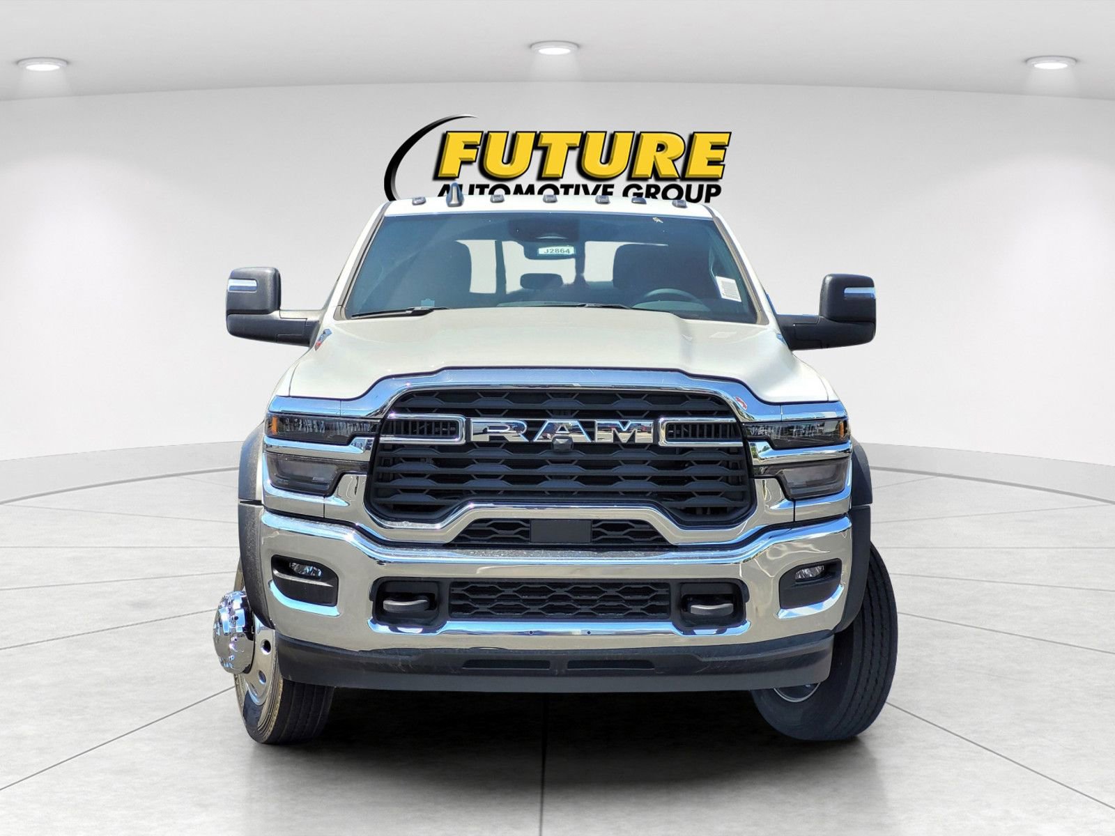 New 2025 RAM 4500 4x4 Crew Cab DRW image 2