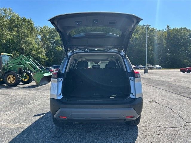 Used 2023 Nissan Rogue SV w/ SV Premium B Package image 15