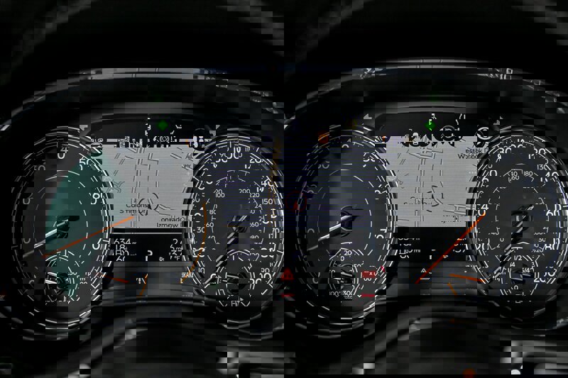 Used 2017 Bentley Bentayga image 24