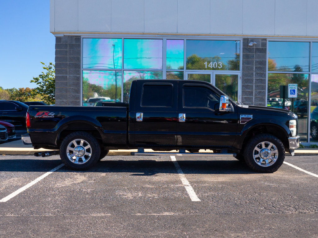 Used 2010 Ford F250 Lariat AWD/4WD image 2
