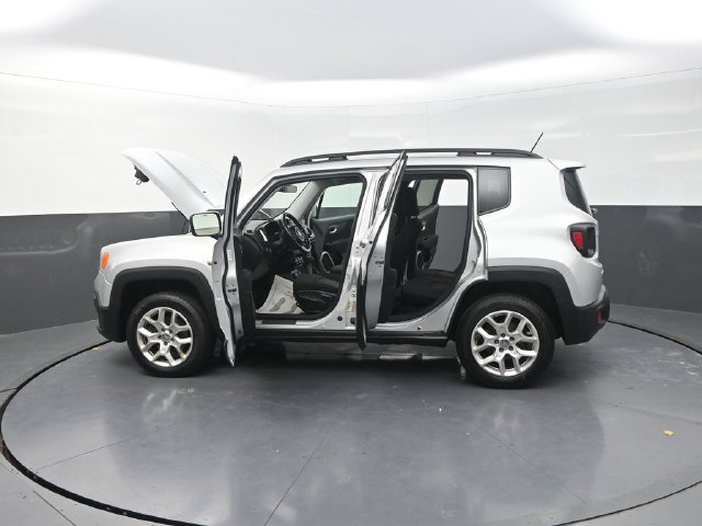 Used 2017 Jeep Renegade Latitude w/ Cold Weather Group AWD/4WD image 42