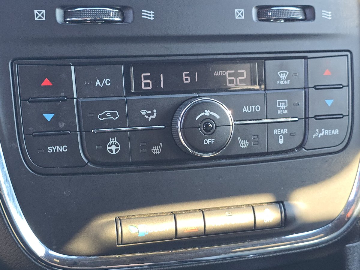 Used 2018 Dodge Grand Caravan GT FWD image 30