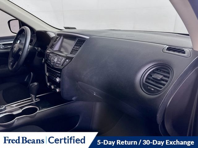 Used 2017 Nissan Pathfinder S image 29