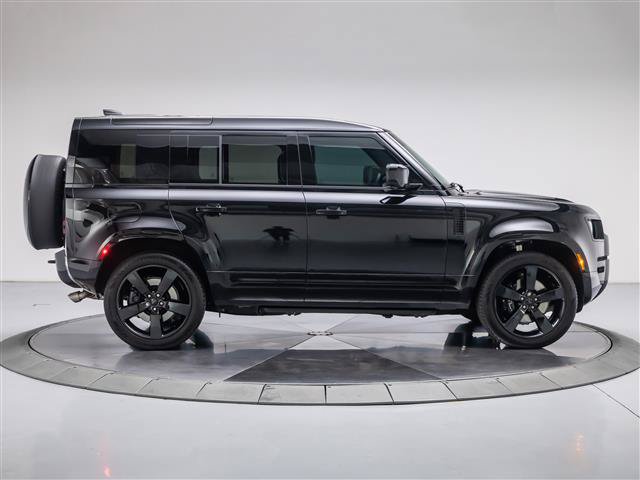 Used 2026 Land Rover Defender 110 V8 AWD/4WD image 6