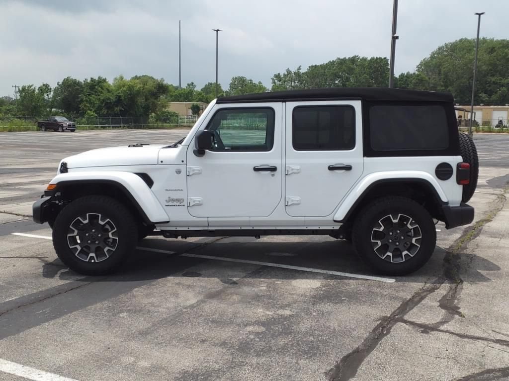 New 2024 Jeep Wrangler Unlimited Sahara w/ Technology Group AWD/4WD image 19