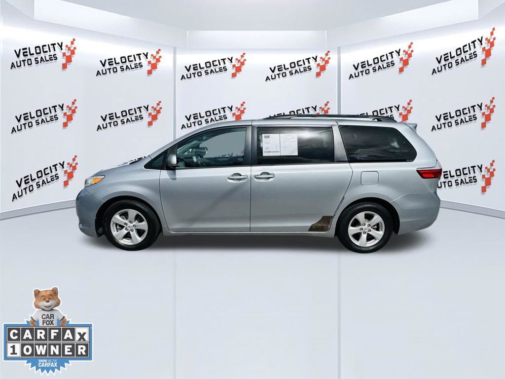 Used 2015 Toyota Sienna LE image 5
