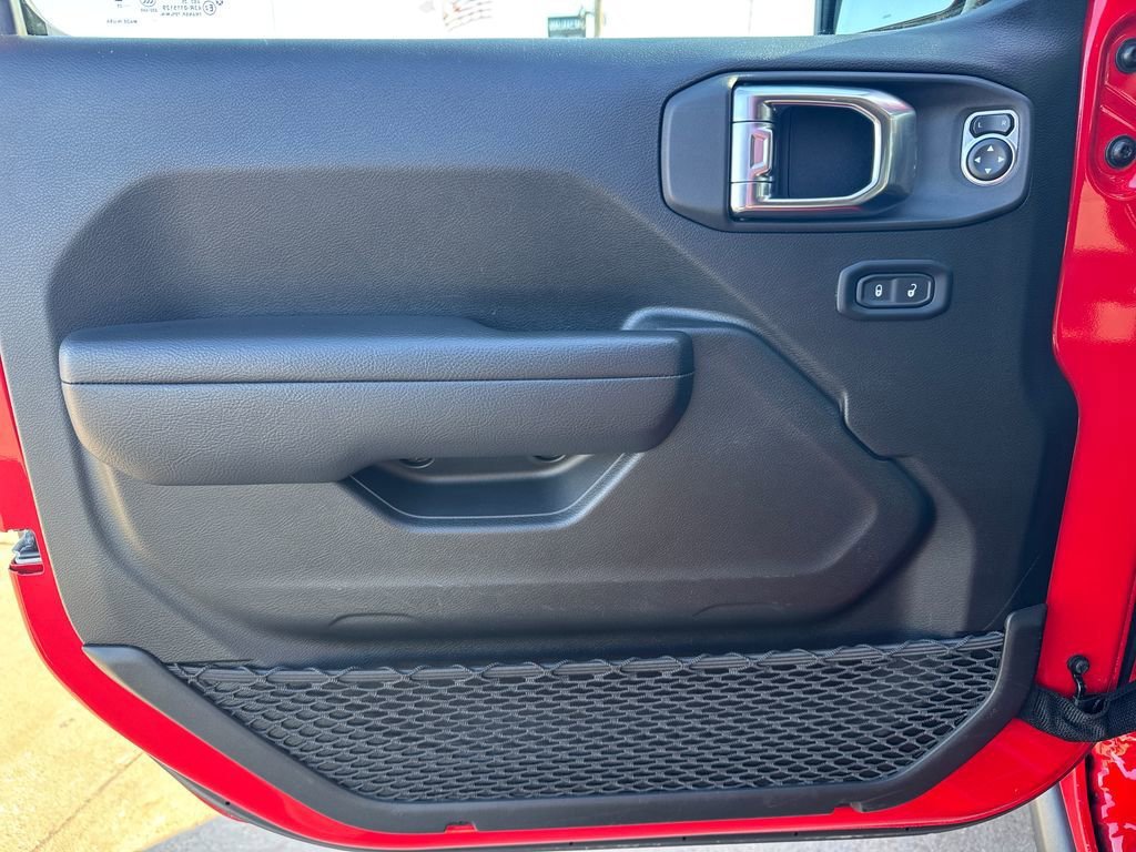 Used 2025 Jeep Wrangler Unlimited Rubicon image 15