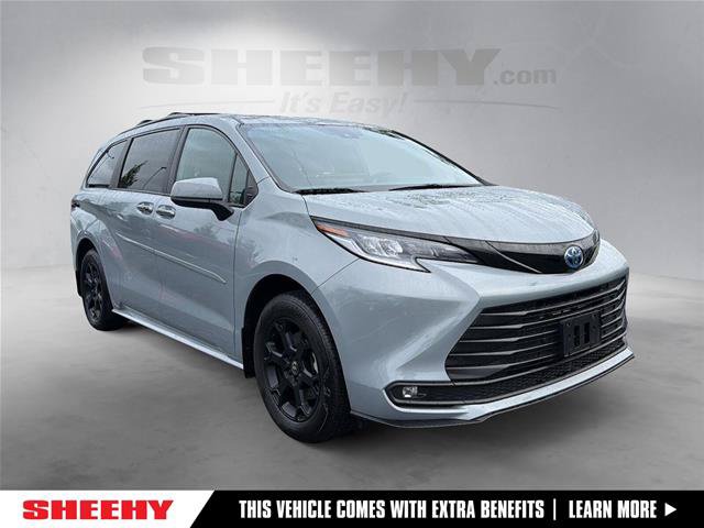 Used 2025 Toyota Sienna XLE Woodland Edition
